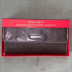 Nine West wallet